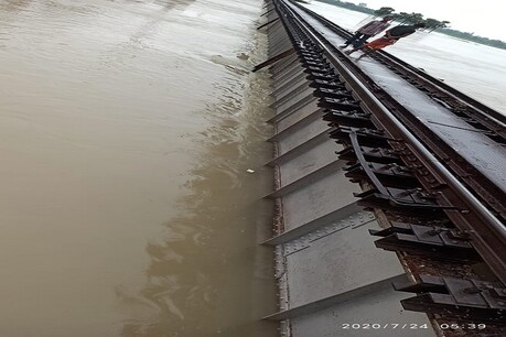 बिहार में बाढ़ का कहर: कई ट्रेनों के रुट में किया गया परिवर्तन, देखें पूरी लिस्ट