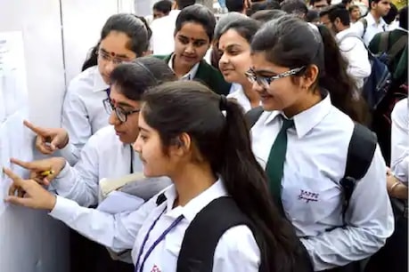 मिजोरम: मजदूर की बेटी ने 12वीं में हासिल किया 8वां स्थान, राज्यपाल ने किया सम्मानित मिजोरम: मजदूर की बेटी ने 12वीं में हासिल किया 8वां स्थान, राज्यपाल ने किया सम्मानित