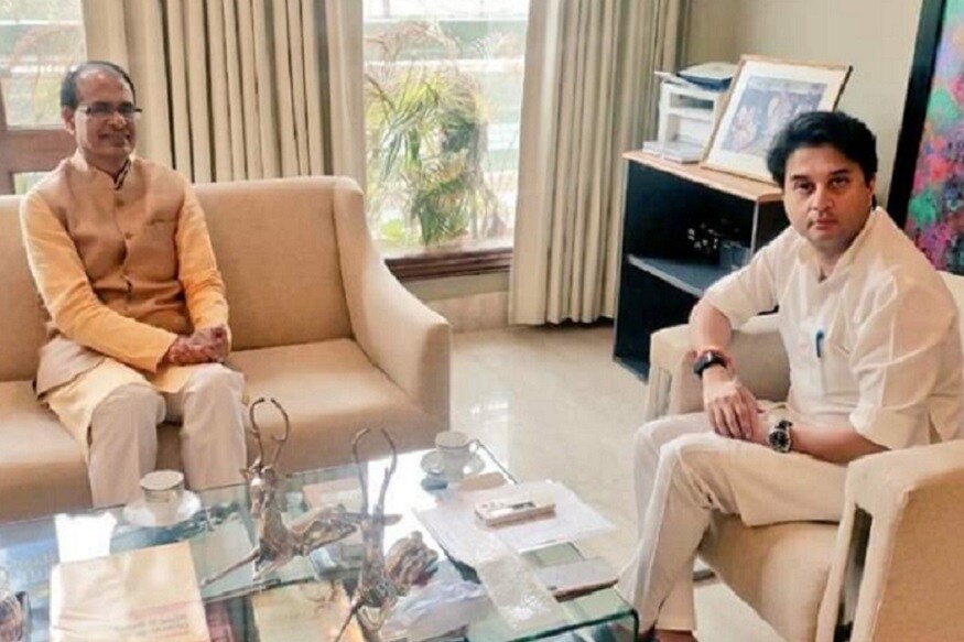 क्या ज्योतिरादित्य सिंधिया उस नई बहू की तरह हैं, जो आते ही ससुराल वालों को धमकाती है! क्या ज्योतिरादित्य सिंधिया उस नई बहू की तरह हैं, जो आते ही ससुराल वालों को धमकाती है!