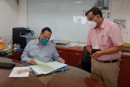 CORONA को हरा काम पर लौटे दिल्ली के स्वास्थ्य मंत्री सत्येंद्र जैन, खुद के इलाज को लेकर कही ये बड़ी बात CORONA को हरा काम पर लौटे दिल्ली के स्वास्थ्य मंत्री सत्येंद्र जैन, खुद के इलाज को लेकर कही ये बड़ी बात