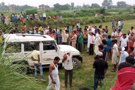 जौनपुर: ब्यूटी पार्लर चलाने वाली पत्नी ने रची थी पति के हत्या की साजिश, गिरफ्तार जौनपुर: ब्यूटी पार्लर चलाने वाली पत्नी ने रची थी पति के हत्या की साजिश, गिरफ्तार