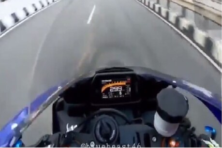बेंगलुरु: लॉकडाउन में 299KM/h की स्पीड से चला रहा था सुपरबाइक, वायरल Video देख पुलिस ने कर लिया अरेस्ट बेंगलुरु: लॉकडाउन में 299KM/h की स्पीड से चला रहा था सुपरबाइक, वायरल Video देख पुलिस ने कर लिया अरेस्ट