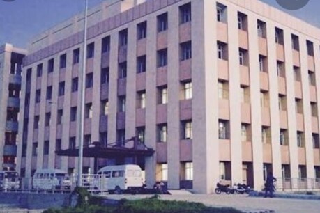 AIIMS Patna : कोरोना मरीज ने तीसरी मंजिल से लगाई छलांग, मौके पर मौत AIIMS Patna : कोरोना मरीज ने तीसरी मंजिल से लगाई छलांग, मौके पर मौत