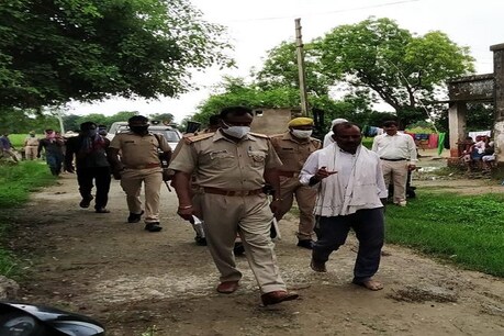 पिता ने सरे बाजार बेटे को लाठियों से पीटकर मार डाला, पुलिस ने चिता से शव को लिया कब्जे में