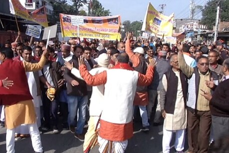 पिक्चर अभी बाकी है! देवस्थानम एक्ट पर हाईकोर्ट के फैसले को चुनौती देंगे पंडा-पुरोहित, आंदोलन की चेतावनी पिक्चर अभी बाकी है! देवस्थानम एक्ट पर हाईकोर्ट के फैसले को चुनौती देंगे पंडा-पुरोहित, आंदोलन की चेतावनी