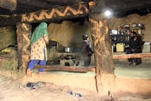 PHOTOS: मंडी के वीरान जंगलों में दड़बों के बीच आत्मनिर्भरता के साथ कटती जिंदगी