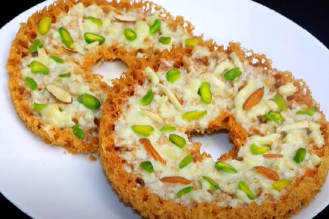 Recipe: रक्षाबंधन पर घेवर से कराएं भाई का मुंह मीठा, फिर बांधे राखी | ghevar  recipe for rakshabandhan ghevar cooking tips bgys – News18 हिंदी