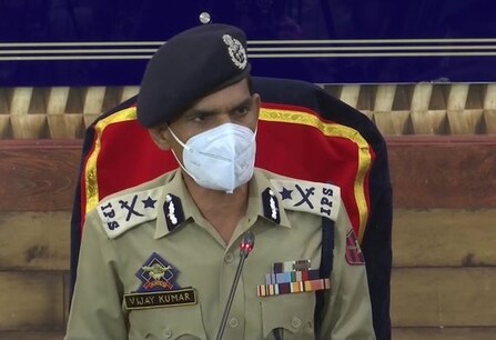 J&K: लश्कर का टॉप कमांडर इश्फाक खान ढेर, IG बोले- श्रीनगर में अब एक भी आतंकी नहीं J&K: लश्कर का टॉप कमांडर इश्फाक खान ढेर, IG बोले- श्रीनगर में अब एक भी आतंकी नहीं