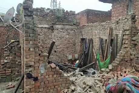 करनाल: तेज बारिश से घर की छत गिरी, 6 साल के मासूम की मौत करनाल: तेज बारिश से घर की छत गिरी, 6 साल के मासूम की मौत