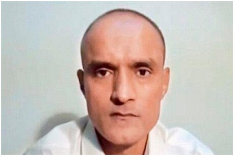 खुफिया जेल में हुई कुलभूषण जाधव की भारतीय राजनायिकों से मुलाकात, पाकिस्तान ने दिया ये बयान खुफिया जेल में हुई कुलभूषण जाधव की भारतीय राजनायिकों से मुलाकात, पाकिस्तान ने दिया ये बयान