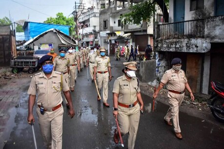 महाराष्ट्र में 48 घंटे में 222 पुलिसकर्मी कोरोना पॉजिटिव, 24 घंटे में 3 की मौत महाराष्ट्र में 48 घंटे में 222 पुलिसकर्मी कोरोना पॉजिटिव, 24 घंटे में 3 की मौत