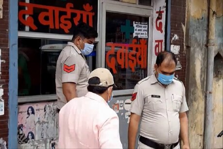 पलवल: मेडिकल स्टोर संचालक के घर से नशीली दवाइयों की खेप बरामद, गिरफ्तार पलवल: मेडिकल स्टोर संचालक के घर से नशीली दवाइयों की खेप बरामद, गिरफ्तार