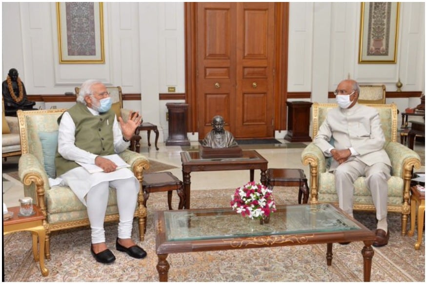 राष्ट्रपति रामनाथ कोविंद, दिग्विजय सिंह, नरेंद्र मोदी, अमित शाह, नरेंद्र मोदी-अमित शाह, पीएम मोदी, Demand for amendment in defection law, RAM NATH KOVIND, ramnath kovind, President of India, digvijay singh, narendra modi-amit shah, modi-shah, ram mandir, दल-बदल कानून में बदलाव की मांग, दिग्विजय सिंह ने कोविंद को पत्र में क्या लिखा, कांग्रेस, बीजीपी, राजस्थान, मध्य प्रदेशदिग्विजय सिंह ने अपने पत्र में मध्य प्रदेश, कर्नाटक, उत्तराखंड, अरुणाचल, गोवा राज्यों का जिक्र किया है.