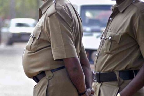 सावधान! आज से ही फिटनेस पर लग जाएं मोटे और भारी पुलिसकर्मी, वरना चली जाएगी नौकरी सावधान! आज से ही फिटनेस पर लग जाएं मोटे और भारी पुलिसकर्मी, वरना चली जाएगी नौकरी