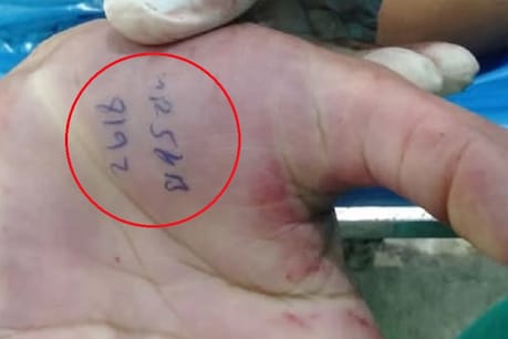 सोनीपत में दो पुलिसकर्मियों की हत्या: मरने से पहले जांबाज सिपाही ने हाथ पर लिखा कार का नंबर, हत्यारों तक पहुंच गई पुलिस सोनीपत में दो पुलिसकर्मियों की हत्या: मरने से पहले जांबाज सिपाही ने हाथ पर लिखा कार का नंबर, हत्यारों तक पहुंच गई पुलिस