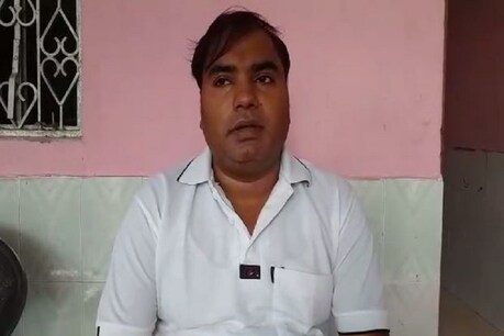 बिहार: शादी समारोह की आड़ में विधायक पर हमला करने पहुंचे तीन बदमाश गिरफ्तार, हथियार, जिंदा कारतूस और स्कॉर्पियो बरामद बिहार: शादी समारोह की आड़ में विधायक पर हमला करने पहुंचे तीन बदमाश गिरफ्तार, हथियार, जिंदा कारतूस और स्कॉर्पियो बरामद
