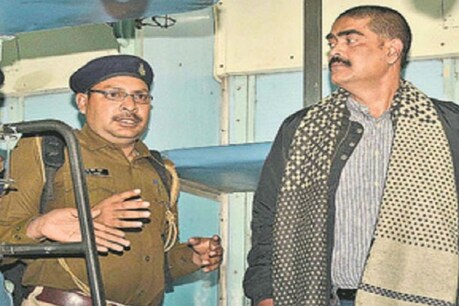 विकास दुबे की गिरफ्तारी से बिहार के लोगों को याद आया शहाबुद्दीन का खौफ! ऐसे पहुंचा सलाखों के पीछे... विकास दुबे की गिरफ्तारी से बिहार के लोगों को याद आया शहाबुद्दीन का खौफ! ऐसे पहुंचा सलाखों के पीछे...