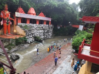  यह भी बताना ज़रूरी है कि रविवार को उत्तराखंड में एक दिन में सबसे ज़्यादा 239 केस सामने आए थे जिनमें से 150 केस अकेले देहरादून में सामने आए हैं.