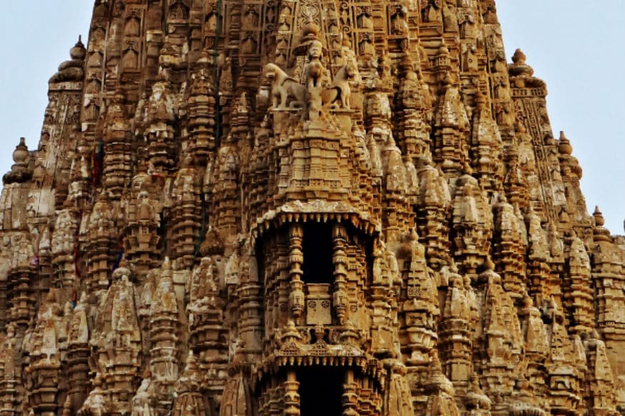 पद्मनाभ स्वामी मंदिर में आखिर कितना खजाना है, जिस पर सुप्रीम कोर्ट ने त्रावणकोर राजघराने को दिया अधिकार - News18 हिंदी