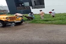 अंडे का ठेला पलटने वाली इंदौर नगर निगम की टीम अब घास चर रही भेड़ें उठा ले गयी अंडे का ठेला पलटने वाली इंदौर नगर निगम की टीम अब घास चर रही भेड़ें उठा ले गयी