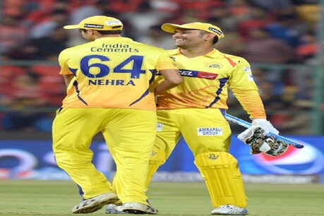 आशीष नेहरा का खुलासा- सचिन, गांगुली समेत किसी सीनियर खिलाड़ी के कमरे में नहीं गए धोनी, बताई वजह आशीष नेहरा का खुलासा- सचिन, गांगुली समेत किसी सीनियर खिलाड़ी के कमरे में नहीं गए धोनी, बताई वजह