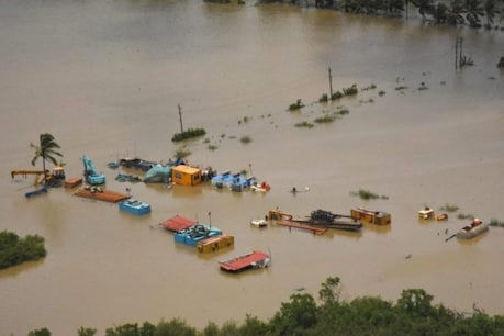 Bihar Floods: बाढ़ से बिगड़े बिहार के हालात, अब तक 16 जिलों की 63.60 लाख आबादी प्रभावित Bihar Floods: बाढ़ से बिगड़े बिहार के हालात, अब तक 16 जिलों की 63.60 लाख आबादी प्रभावित