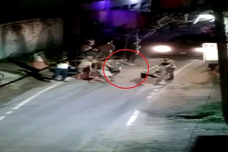 Video: जब शराब के नशे में धुत्त अपराधियों ने युवक को बीच सड़क पर मार दी गोली