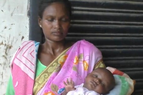 लावारिस हालत में मिले डेढ़ महीने के बच्चे को 13 दिन बाद मिली मां की गोद, पिता-सौतेली मां पहुंचे जेल लावारिस हालत में मिले डेढ़ महीने के बच्चे को 13 दिन बाद मिली मां की गोद, पिता-सौतेली मां पहुंचे जेल