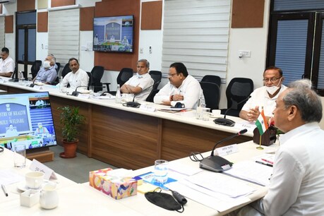 राजनीतिक तल्खी दूर: Corona के खिलाफ राजस्थान के प्रयासों की डॉ. हर्षवर्धन ने की तारीफ, सीएम ने दिया जयपुर आने का न्यौता राजनीतिक तल्खी दूर: Corona के खिलाफ राजस्थान के प्रयासों की डॉ. हर्षवर्धन ने की तारीफ, सीएम ने दिया जयपुर आने का न्यौता