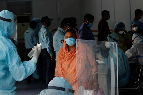 Coronavirus India: रोजाना मामलों में अमेरिका और ब्राजील से फिर आगे भारत Coronavirus India: रोजाना मामलों में अमेरिका और ब्राजील से फिर आगे भारत