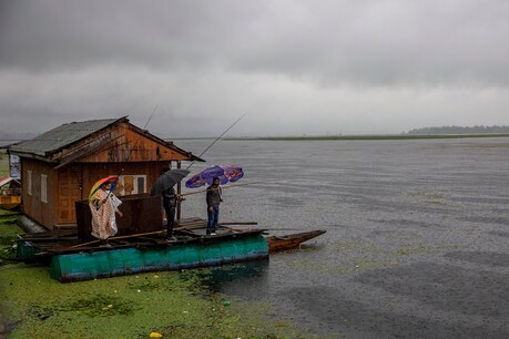 Weather Updates India: जम्मू-कश्मीर में नदियों का जलस्तर बढ़ा, ओडिशा-यूपी में बारिश के आसार Weather Updates India: जम्मू-कश्मीर में नदियों का जलस्तर बढ़ा, ओडिशा-यूपी में बारिश के आसार