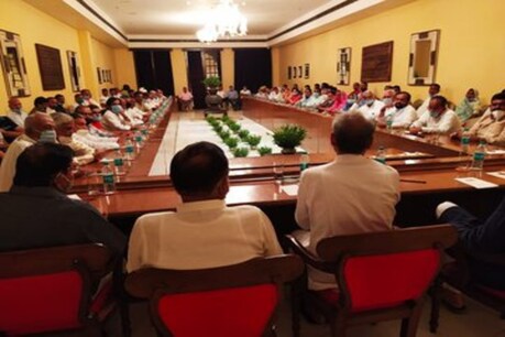 राजस्थान संकट: सचिन पायलट के लिए कांग्रेस के दरवाजे बंद! सीएम गहलोत बोले- हमारी जीत हो चुकी राजस्थान संकट: सचिन पायलट के लिए कांग्रेस के दरवाजे बंद! सीएम गहलोत बोले- हमारी जीत हो चुकी