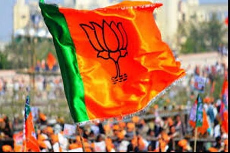 Rajasthan crisis: कांग्रेस के बाद अब BJP ने भी शुरू की बाड़ेबंदी, 12 विधायकों को अहमदाबाद भेजा Rajasthan crisis: कांग्रेस के बाद अब BJP ने भी शुरू की बाड़ेबंदी, 12 विधायकों को अहमदाबाद भेजा