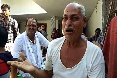 बलिया पत्रकार मर्डर केस VIDEO: पीड़ित पिता ने आंसुओं के साथ बताई पूरी कहानी, बोले- SHO मौके पर गए फिर... बलिया पत्रकार मर्डर केस VIDEO: पीड़ित पिता ने आंसुओं के साथ बताई पूरी कहानी, बोले- SHO मौके पर गए फिर...