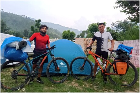 देहरादून के रहने वाले दो युवाओं ने साइकिल से की चारधाम यात्रा.