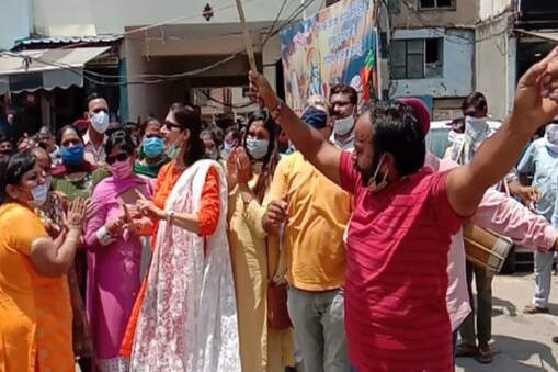राम मंदिर निर्माण के लिए शिलान्यास होने से बीजेपी नेताओं और कार्यकर्ताओं में खुशी की लहर है राम मंदिर निर्माण के लिए शिलान्यास होने से बीजेपी नेताओं और कार्यकर्ताओं में खुशी की लहर है