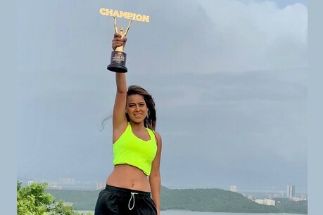 यूं ही नहीं बनीं Khatron Ke Khiladi की विनर, चलती बस पर निया शर्मा ने किया था खतरनाक स्टंट, वीडियो देखकर होश उड़ जाएंगे यूं ही नहीं बनीं Khatron Ke Khiladi की विनर, चलती बस पर निया शर्मा ने किया था खतरनाक स्टंट, वीडियो देखकर होश उड़ जाएंगे