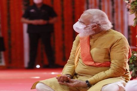राम मंदिर भूमि पूजन में पीएम मोदी ने पहना IIT कानपुर का बना 'स्वास एन-95 मास्क'