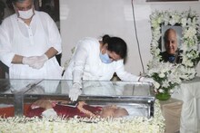 पंडित जसराज को नम आंखों से बेटी दुर्गा जसराज ने दी विदाई, अंतिम यात्रा Photos