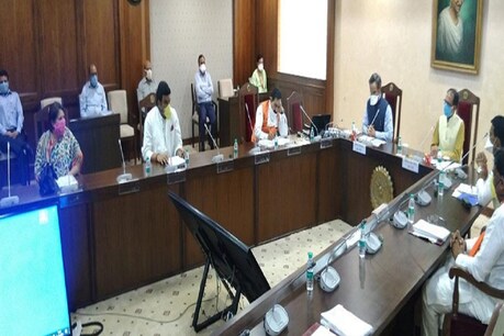 यूरिया और राशन की कालाबाज़ारी के खिलाफ शिवराज सरकार एक्शन मोड पर यूरिया और राशन की कालाबाज़ारी के खिलाफ शिवराज सरकार एक्शन मोड पर