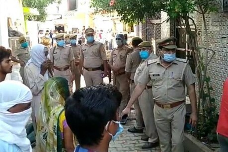 कन्नौज: युवक ने पत्नी और सास को उतारा मौत के घाट, फिर दोनों के शव को छत से फेंक कर पहुंचा थाने कन्नौज: युवक ने पत्नी और सास को उतारा मौत के घाट, फिर दोनों के शव को छत से फेंक कर पहुंचा थाने