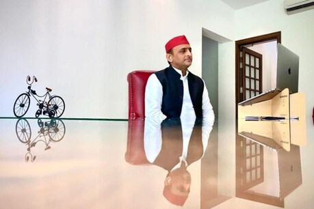 अखिलेश यादव ने साधा सीएम योगी पर निशाना, कहा- सपा के कामों का फीता काटते हुए बिता रहे हैं कार्यकाल अखिलेश यादव ने साधा सीएम योगी पर निशाना, कहा- सपा के कामों का फीता काटते हुए बिता रहे हैं कार्यकाल