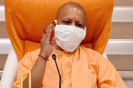 पशुधन विभाग में टेंडर दिलाने के नाम पर फर्जीवाड़ा, योगी सरकार ने 2 IPS अफसरों किया सस्पेंड पशुधन विभाग में टेंडर दिलाने के नाम पर फर्जीवाड़ा, योगी सरकार ने 2 IPS अफसरों किया सस्पेंड
