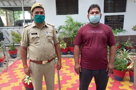 यूपी: CAA आंदोलन के दौरान हुई हिंसा का फरार PFI सदस्य जयपुर से गिरफ्तार यूपी: CAA आंदोलन के दौरान हुई हिंसा का फरार PFI सदस्य जयपुर से गिरफ्तार
