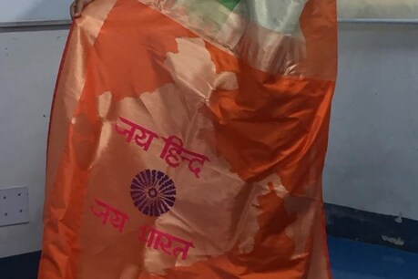 वाराणसी: स्वतंत्रता दिवस पर बनारसी साड़ी ने भी किया CHINA को बॉयकॉट वाराणसी: स्वतंत्रता दिवस पर बनारसी साड़ी ने भी किया CHINA को बॉयकॉट