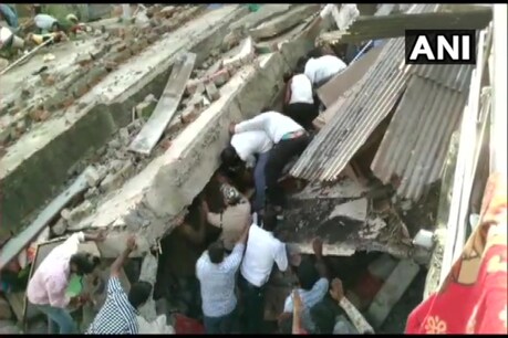मध्य प्रदेश के देवास में गिरी दो मंजिला इमारत, 6 लोग बचाए गए, रेस्क्यू ऑपरेशन जारी मध्य प्रदेश के देवास में गिरी दो मंजिला इमारत, 6 लोग बचाए गए, रेस्क्यू ऑपरेशन जारी