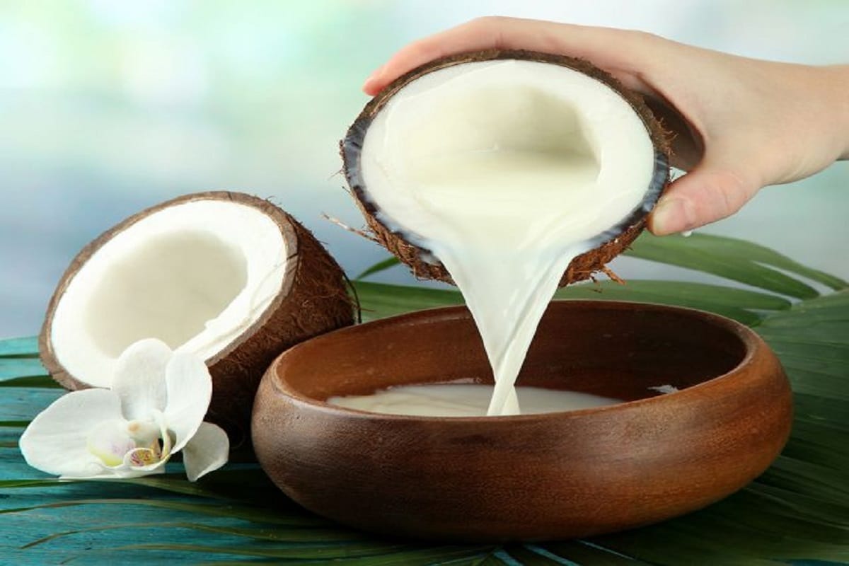 Coconut Milk Can Also Increase Your Hair Growth Know How To Use It न र यल क द ध बढ एग आपक ब ल क ग र थ ज न ल ज ए इसक इस त म ल क तर क News18 Hindi