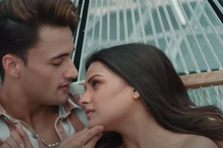 Dil Ko Maine Di Kasam Song Out: अरिजीत सिंह की मखमली आवाज में रिलीज हुआ आसिम-हिमांशी का रोमांटिक गाना Dil Ko Maine Di Kasam Song Out: अरिजीत सिंह की मखमली आवाज में रिलीज हुआ आसिम-हिमांशी का रोमांटिक गाना