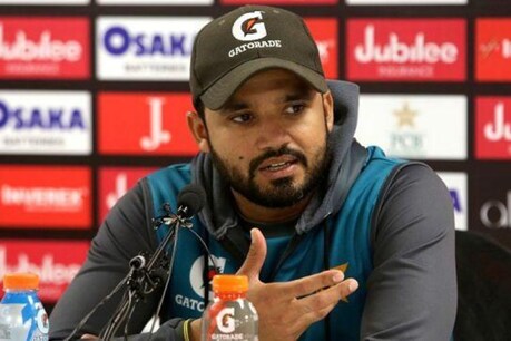 अजहर अली की कप्तानी से नाखुश हैं वसीम अकरम, कहा-गलत फैसलों के कारण हारी टीम अजहर अली की कप्तानी से नाखुश हैं वसीम अकरम, कहा-गलत फैसलों के कारण हारी टीम