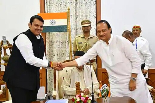 महाराष्ट्र विधानसभा चुनावों के बाद अजित पवार नाटकीय रूप से बीजेपी के साथ चले गए थे. (फाइल फोटो) महाराष्ट्र विधानसभा चुनावों के बाद अजित पवार नाटकीय रूप से बीजेपी के साथ चले गए थे. (फाइल फोटो)